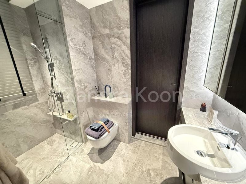 5 Bed Condo for Sale in  Meyer Road - Image 3